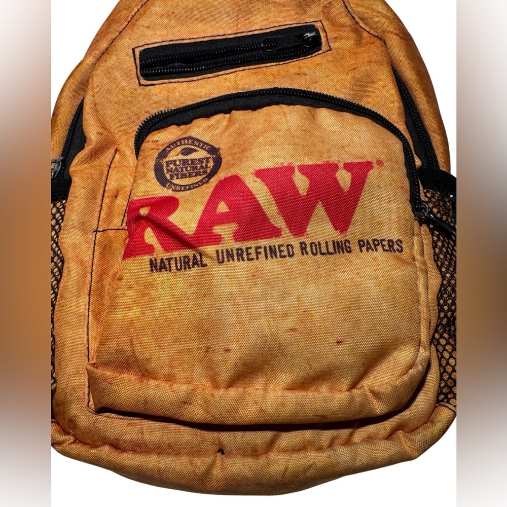 RAW Logo Backpack | Clean Everyday Backpack - Picture 3 of 4